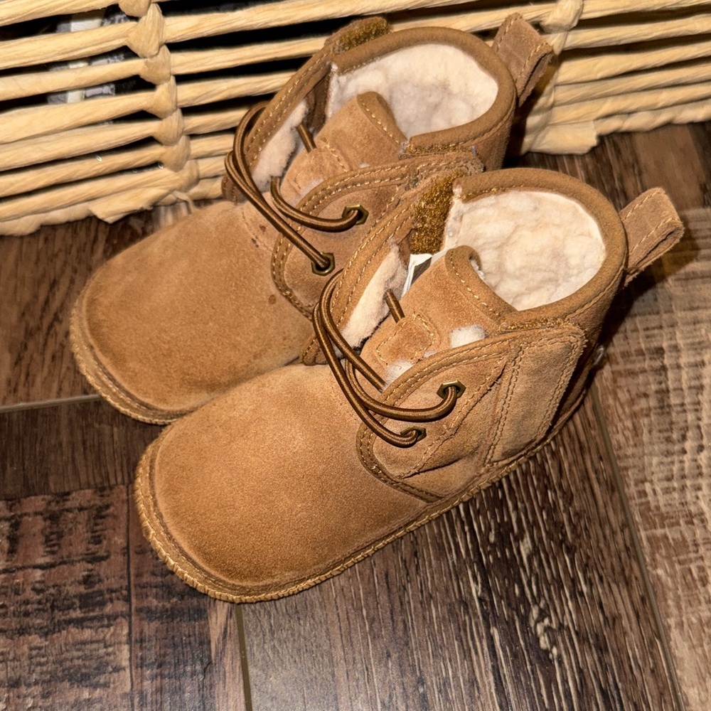 Baby UGG Boots 4/5 (c) Gently used